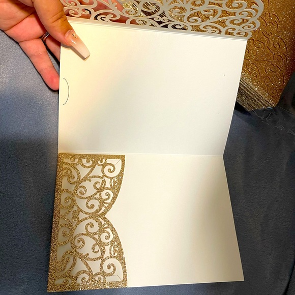 Laser cut trifold gold glitter invitation envelope - Picture 5 of 9